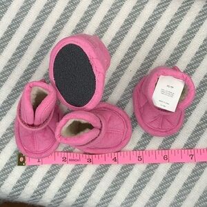 Puppy Dog Booties Pink Fabric Fuzzy Interior Black Grippy Bottoms Extra Small